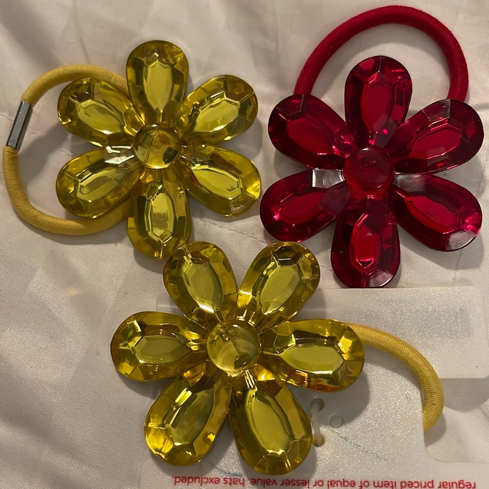 Gymboree large acrylic flower pony tail hair accessory